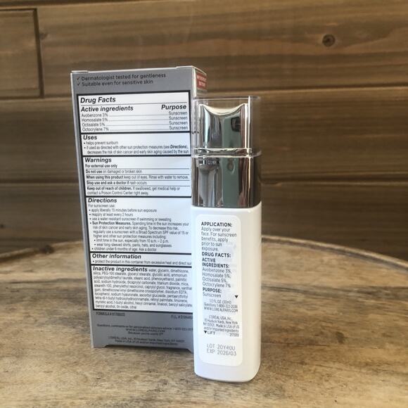 L'Oreal Revitalift Bright Reveal, 1oz Day Moisturizer SPF 30 - Exp 3/26 - Picture 3 of 6